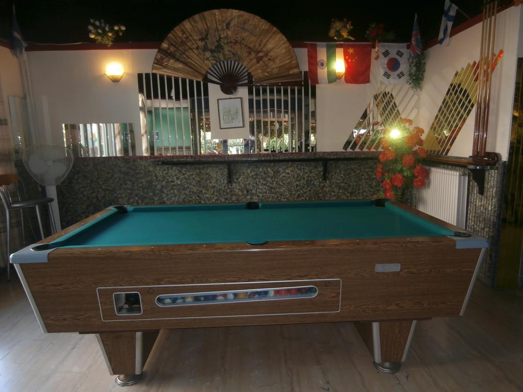 Harry'S Bar & Apartments 1 アカラヴィ エクステリア 写真